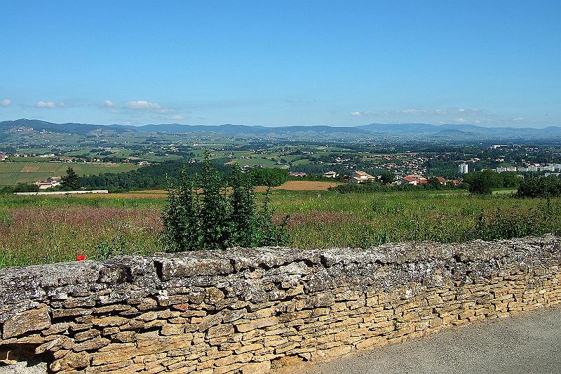 2010-06- (15).JPG - ... und ein weiter Blick ins Saône-Tal auf der anderen